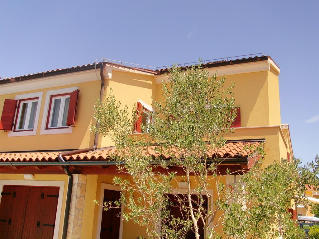Oliva Holiday Apartment Banjole Exterior foto